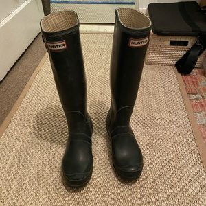 Womens Hunter Boots , size 9